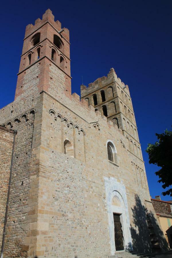 Maison au pied de la cathédrale Elne Exterior foto