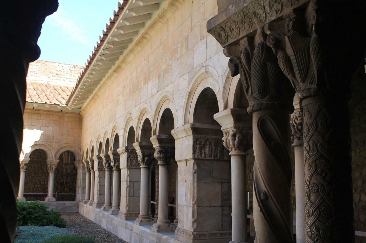 Maison au pied de la cathédrale Elne Exterior foto