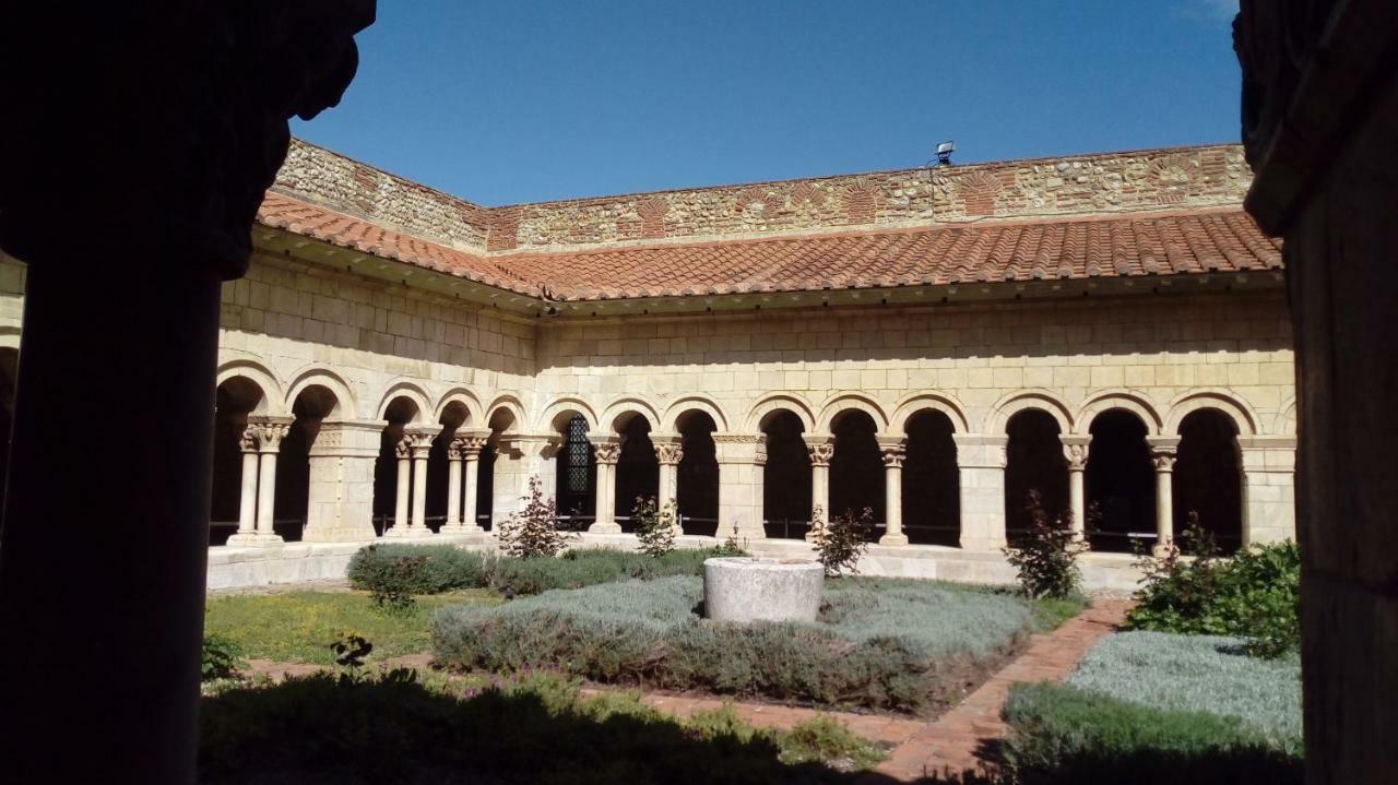 Maison au pied de la cathédrale Elne Exterior foto